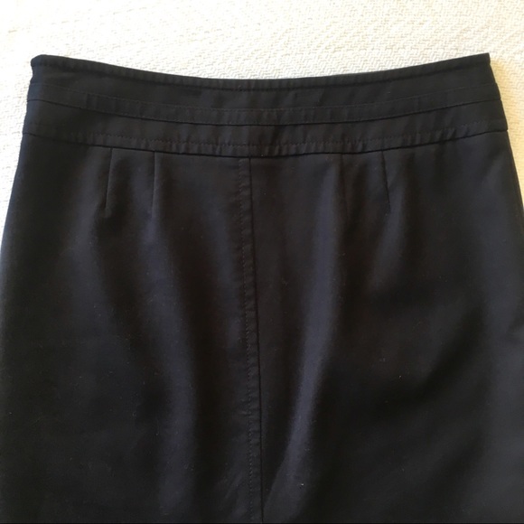 Ann Taylor Navy Pencil Skirt w/ silver belt size 2 - Picture 8 of 8
